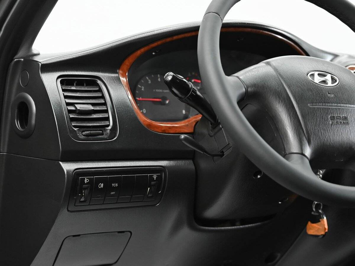 Hyundai Sonata с пробегом — 2005 год. Фото: #8