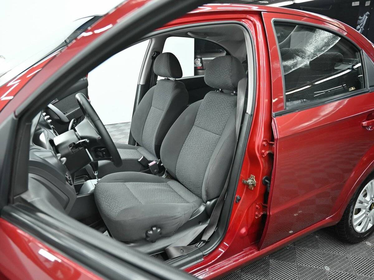 Chevrolet Aveo с пробегом — 2006 год. Фото: #5