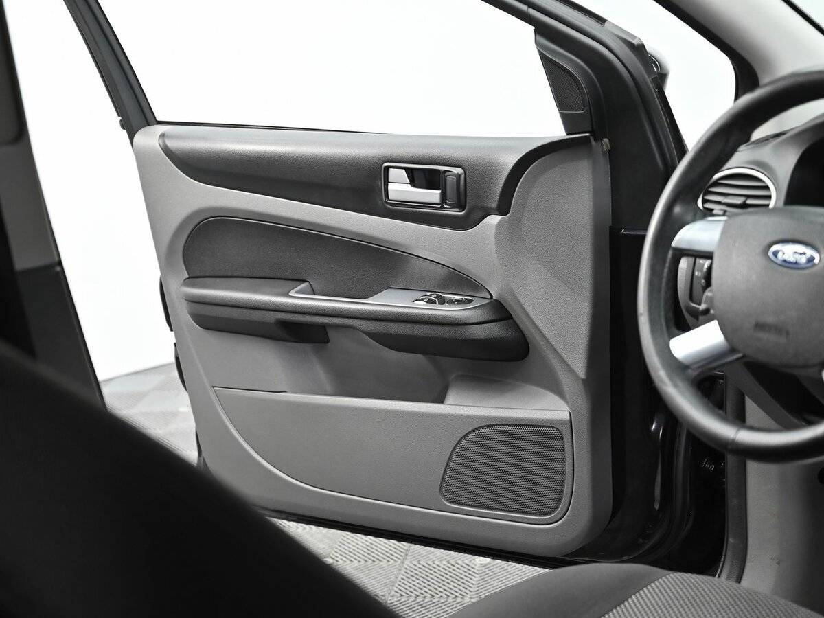 Ford Focus с пробегом — 2010 год. Фото: #6