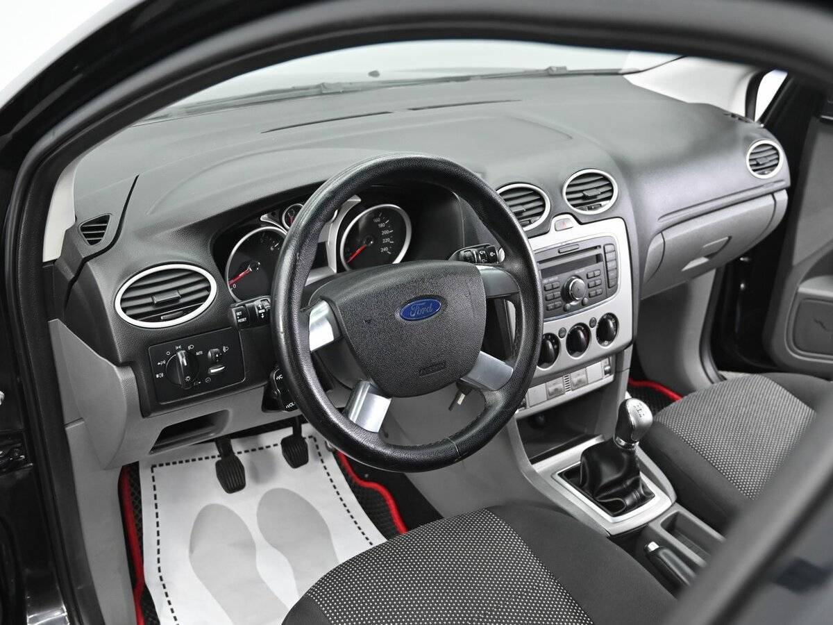 Ford Focus с пробегом — 2010 год. Фото: #7