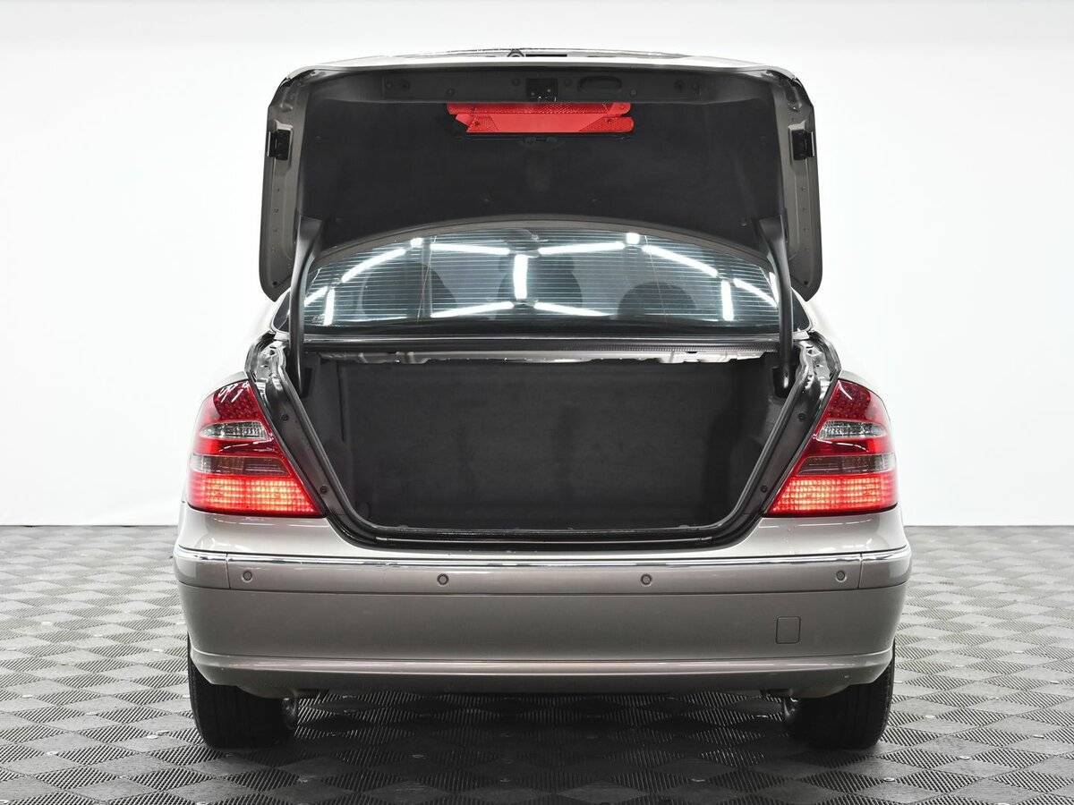 Mercedes-Benz E-Класс с пробегом — 2004 год. Фото: #4