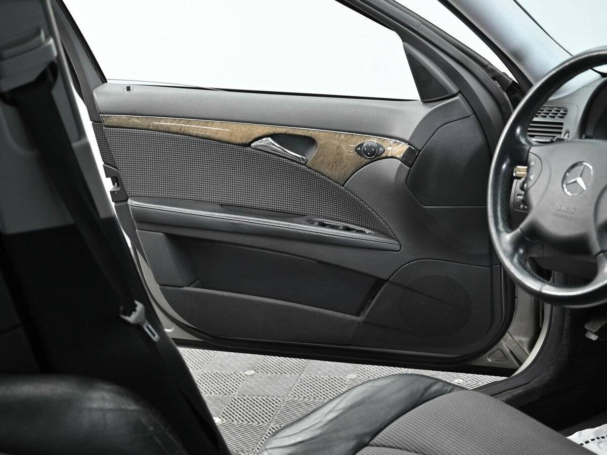 Mercedes-Benz E-Класс с пробегом — 2004 год. Фото: #6