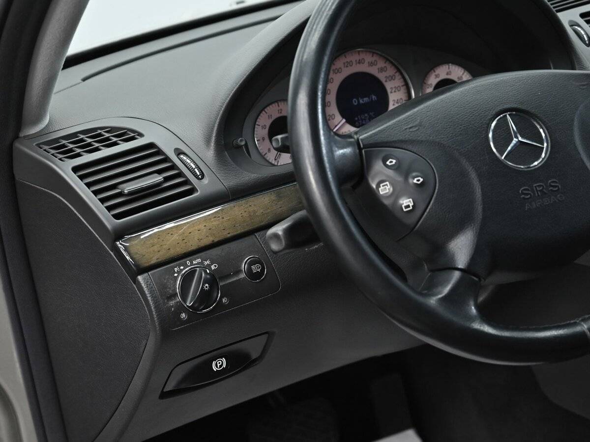 Mercedes-Benz E-Класс с пробегом — 2004 год. Фото: #8