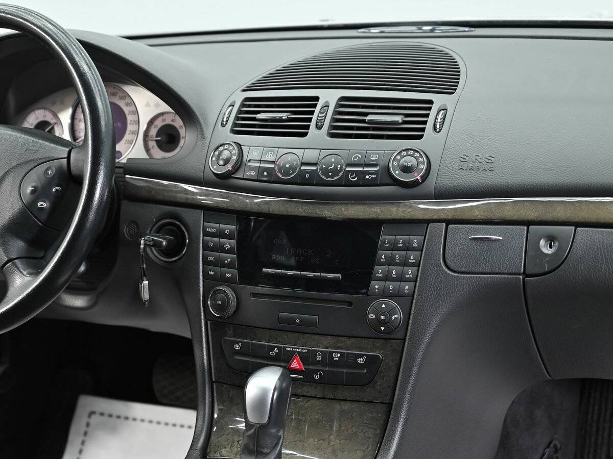 Mercedes-Benz E-Класс с пробегом — 2004 год. Фото: #9