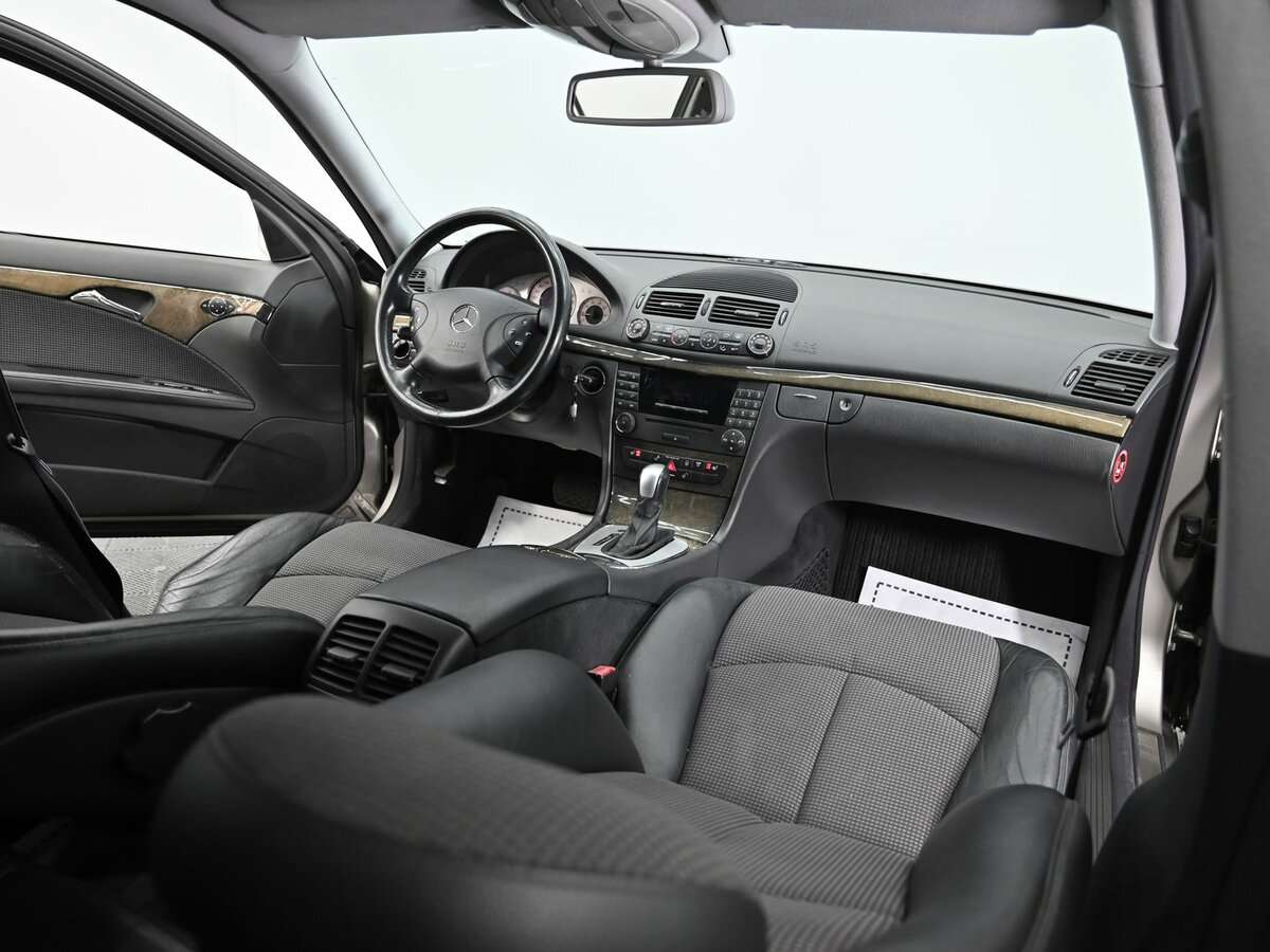 Mercedes-Benz E-Класс с пробегом — 2004 год. Фото: #13