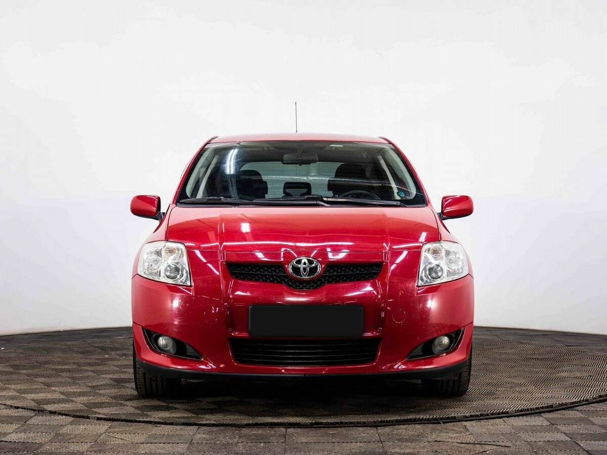 Toyota Auris с пробегом — 2008 год. Фото: #1
