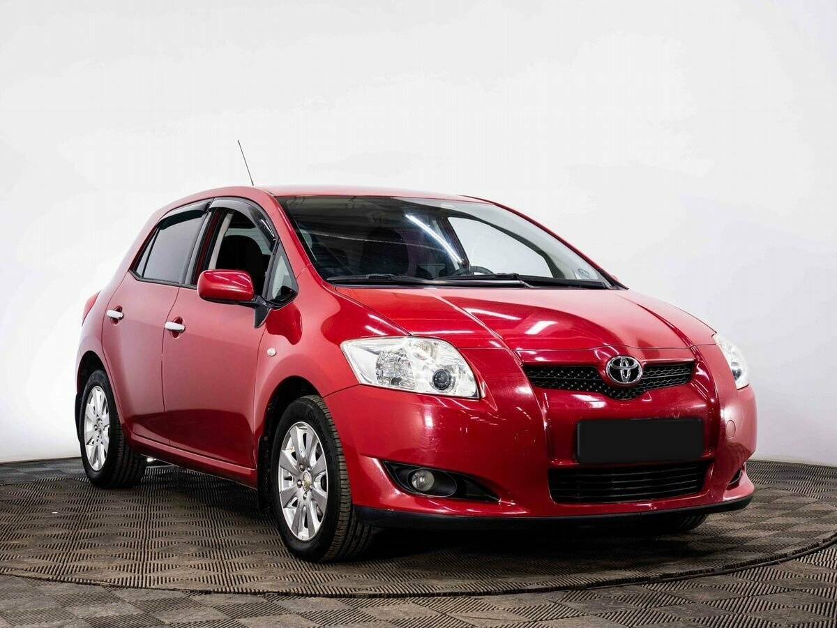 Toyota Auris с пробегом — 2008 год. Фото: #2