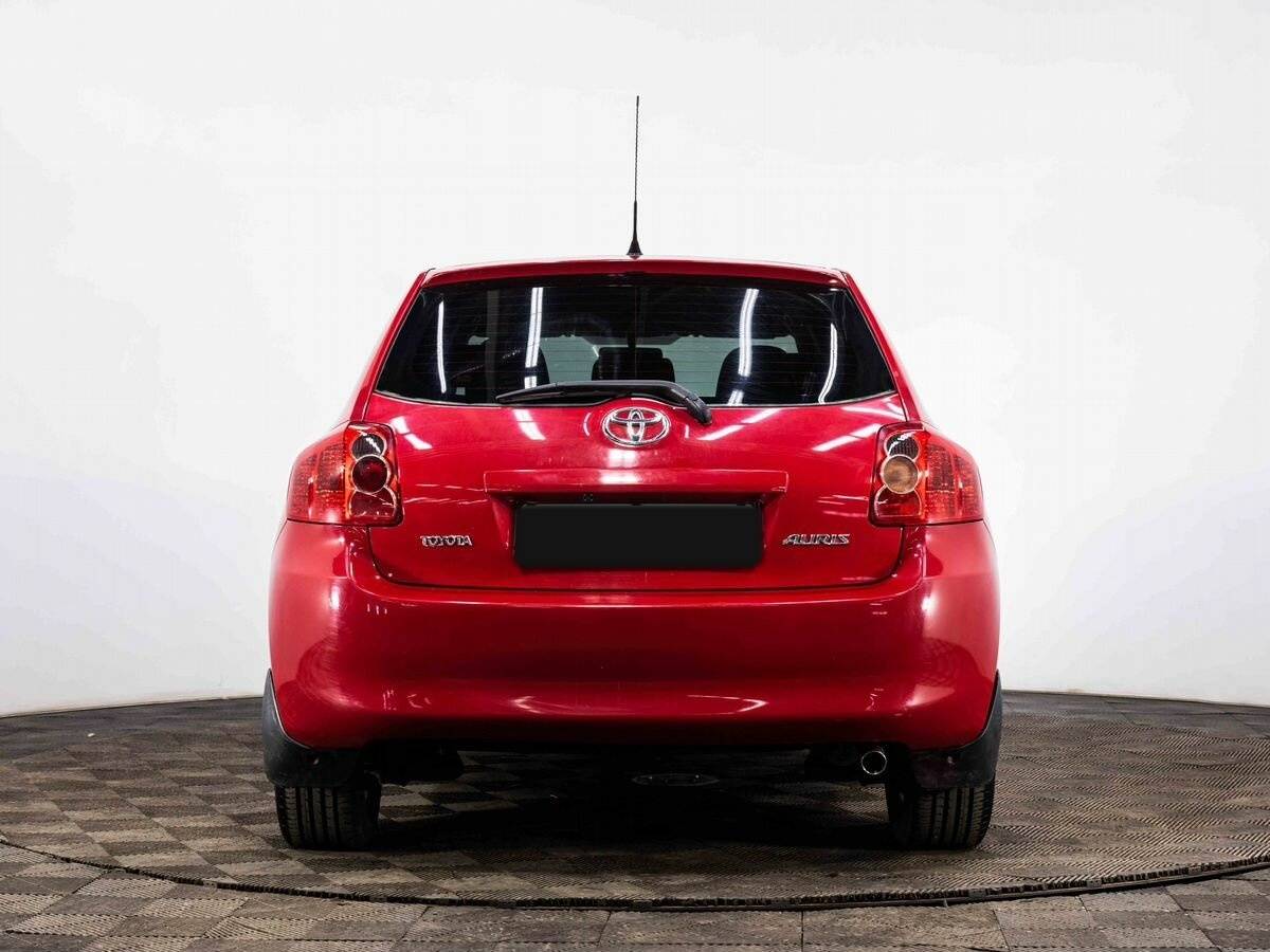 Toyota Auris с пробегом — 2008 год. Фото: #4