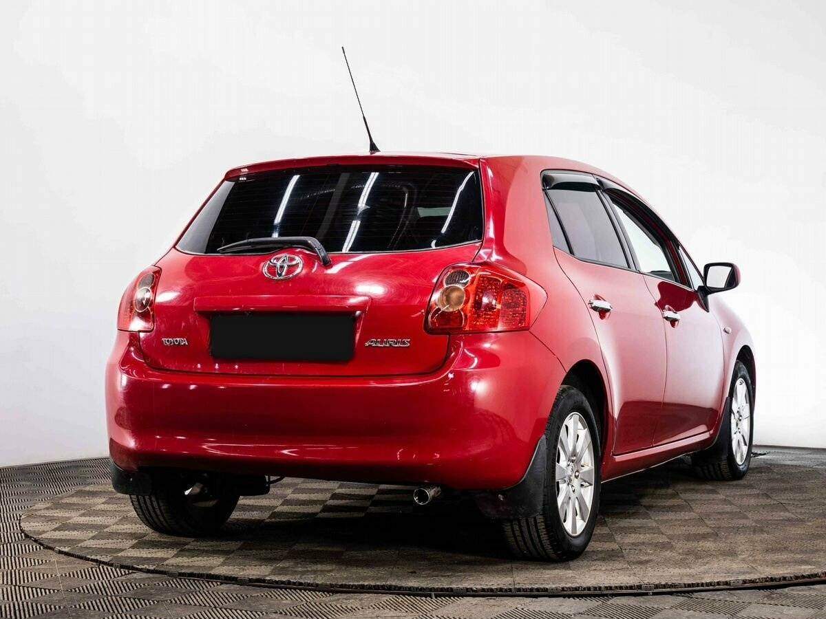 Toyota Auris с пробегом — 2008 год. Фото: #5