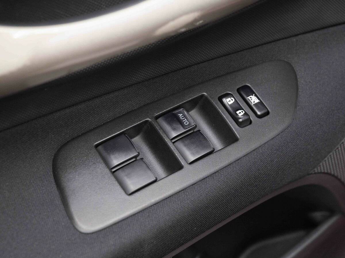 Toyota Auris с пробегом — 2008 год. Фото: #15