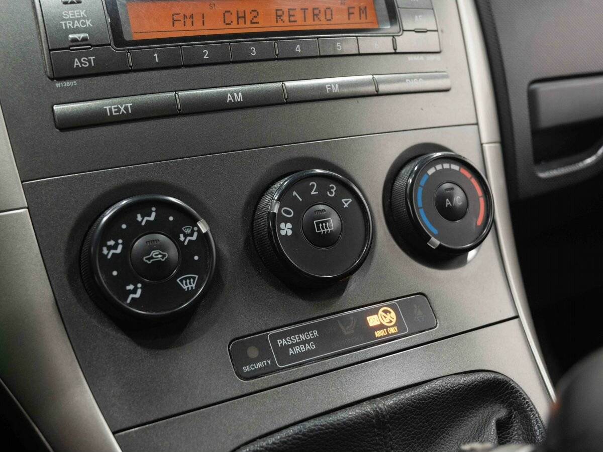 Toyota Auris с пробегом — 2008 год. Фото: #17