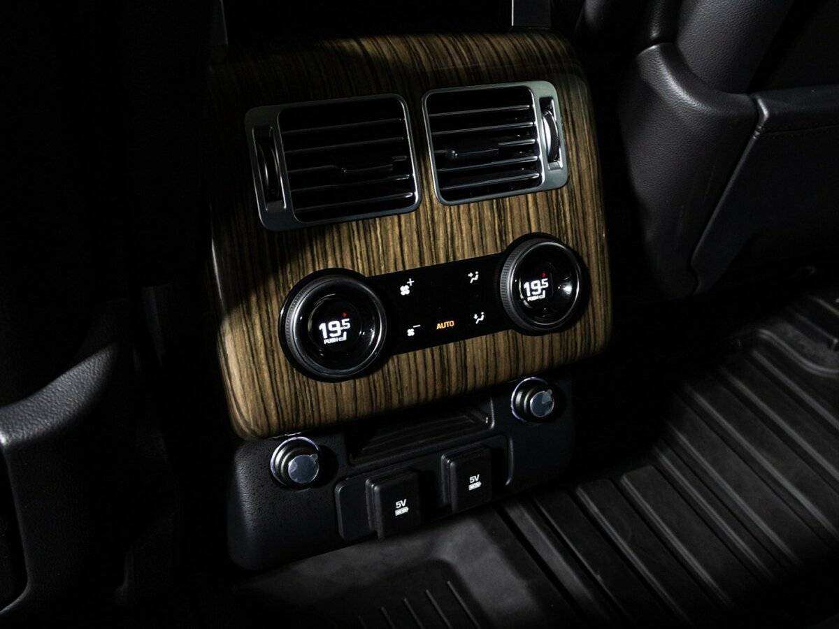 Land Rover Range Rover с пробегом — 2018 год. Фото: #14