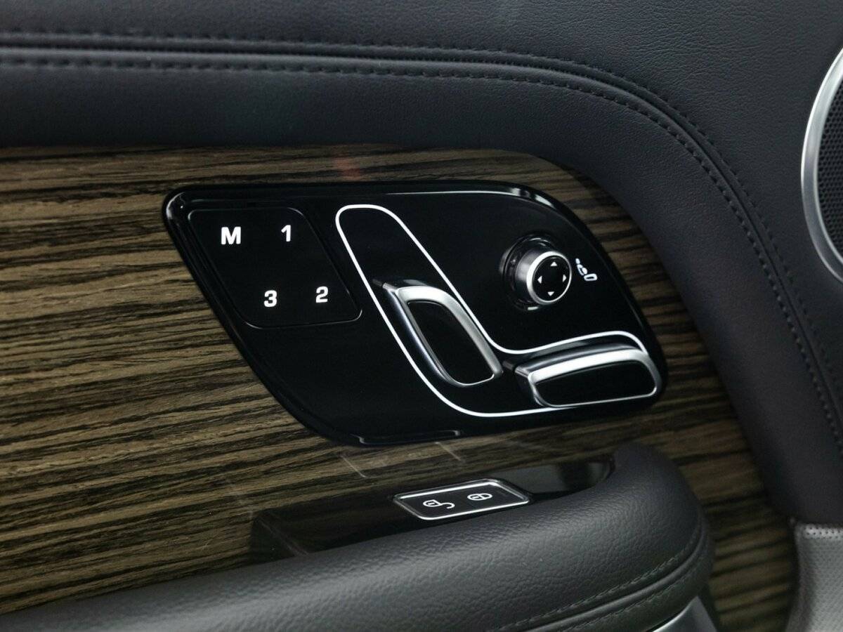 Land Rover Range Rover с пробегом — 2018 год. Фото: #16