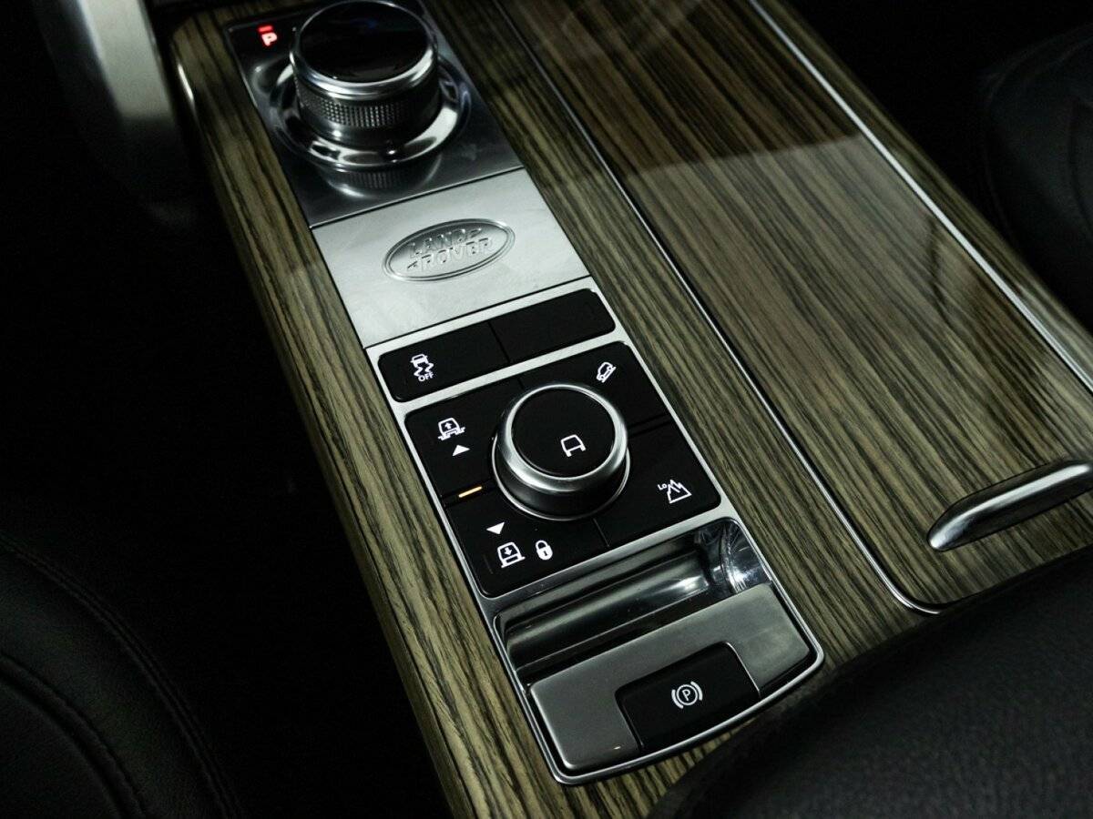 Land Rover Range Rover с пробегом — 2018 год. Фото: #19
