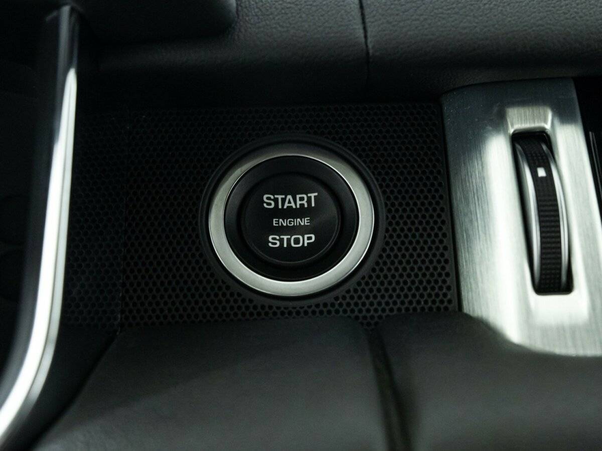 Land Rover Range Rover с пробегом — 2018 год. Фото: #22