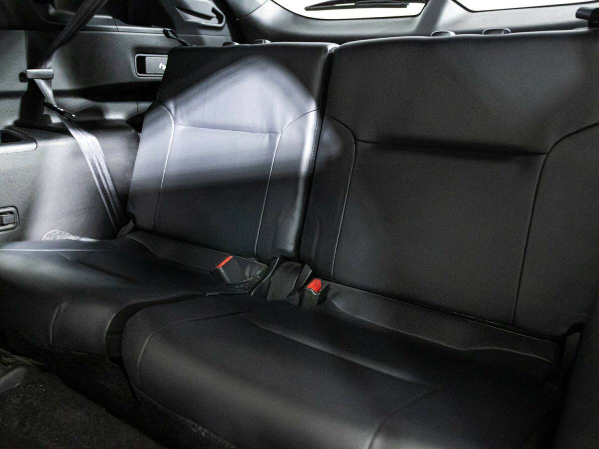 Mitsubishi Outlander с пробегом — 2023 год. Фото: #16