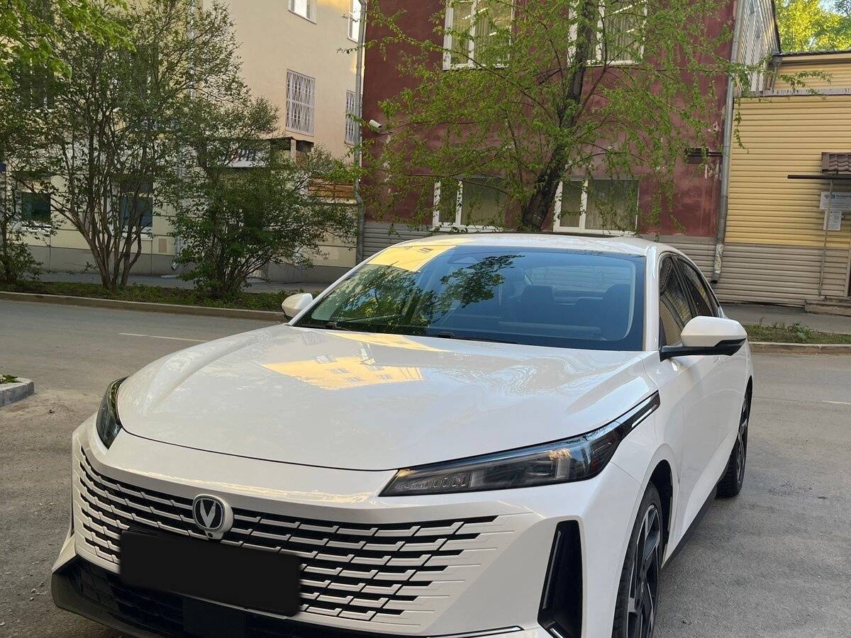 Changan Lamore с пробегом — 2023 год. Фото: #1