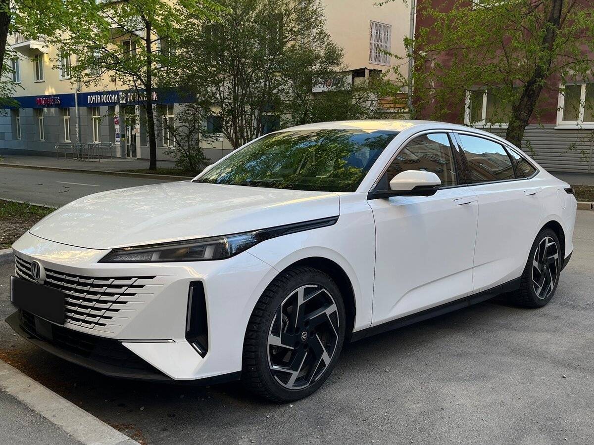 Changan Lamore с пробегом — 2023 год. Фото: #2