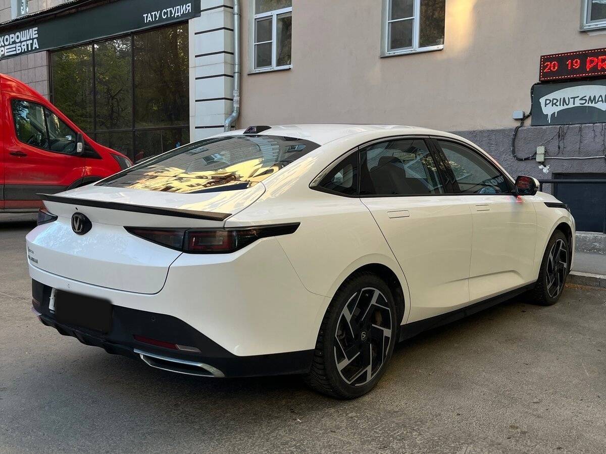 Changan Lamore с пробегом — 2023 год. Фото: #3