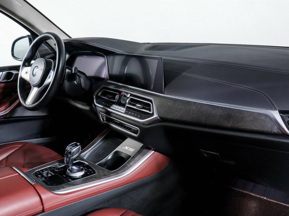 BMW X5 с пробегом — 2022 год. Фото: #3