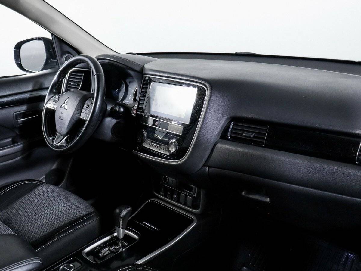 Mitsubishi Outlander с пробегом — 2019 год. Фото: #8