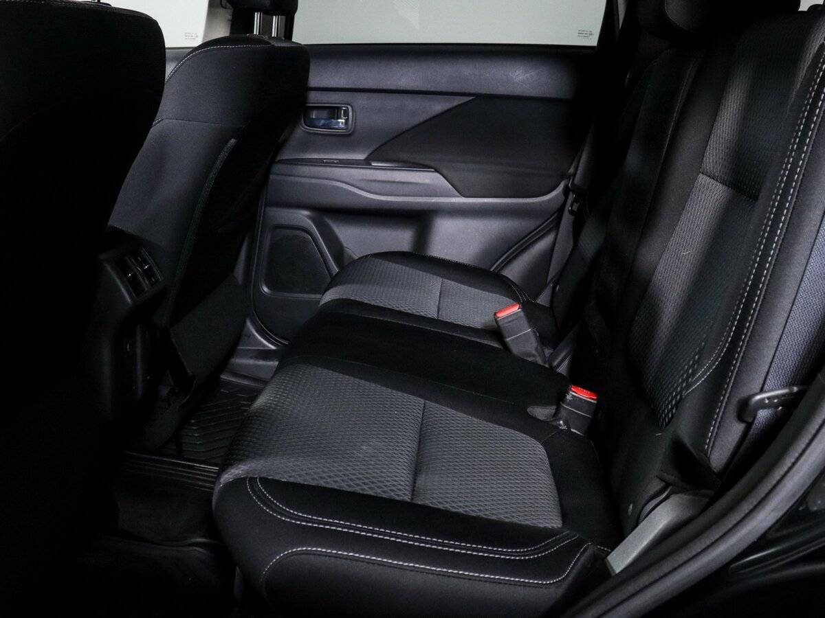 Mitsubishi Outlander с пробегом — 2019 год. Фото: #9