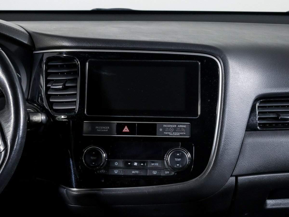 Mitsubishi Outlander с пробегом — 2019 год. Фото: #12