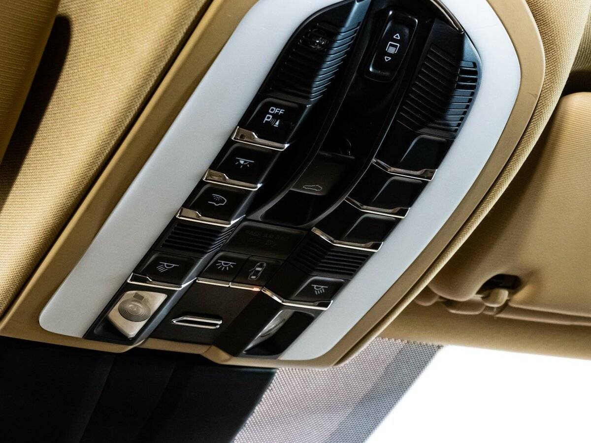 Porsche Cayenne с пробегом — 2016 год. Фото: #11