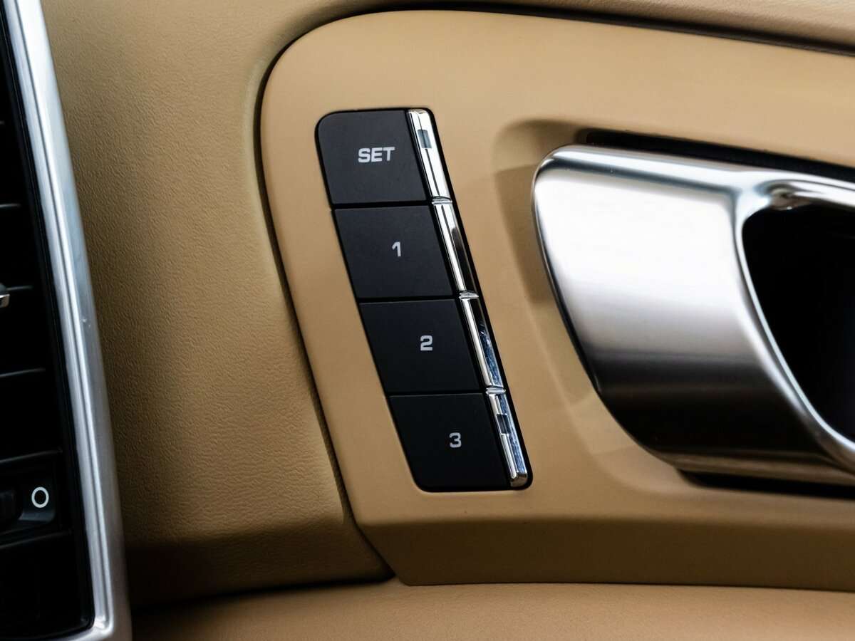 Porsche Cayenne с пробегом — 2016 год. Фото: #17