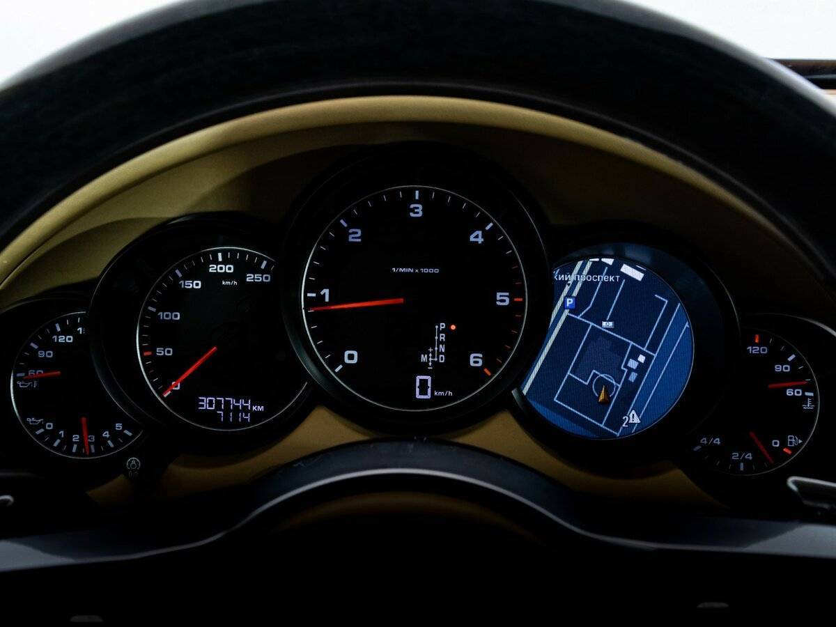 Porsche Cayenne с пробегом — 2016 год. Фото: #24