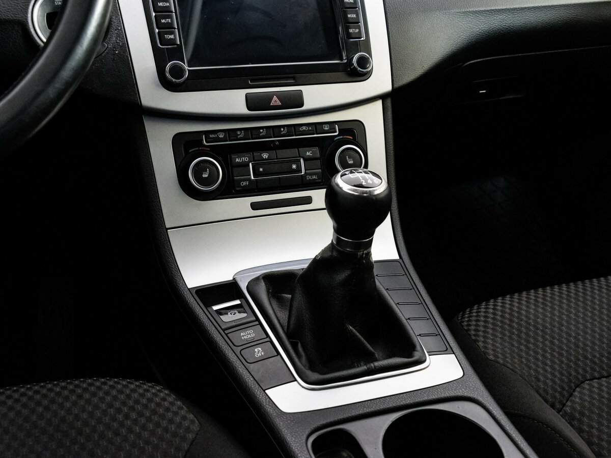 Volkswagen Passat с пробегом — 2011 год. Фото: #8