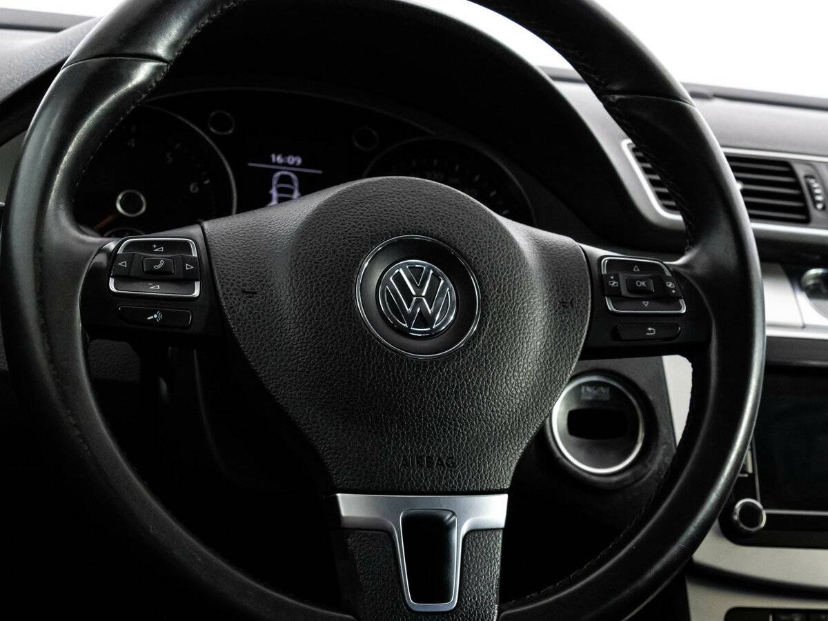 Volkswagen Passat с пробегом — 2011 год. Фото: #9