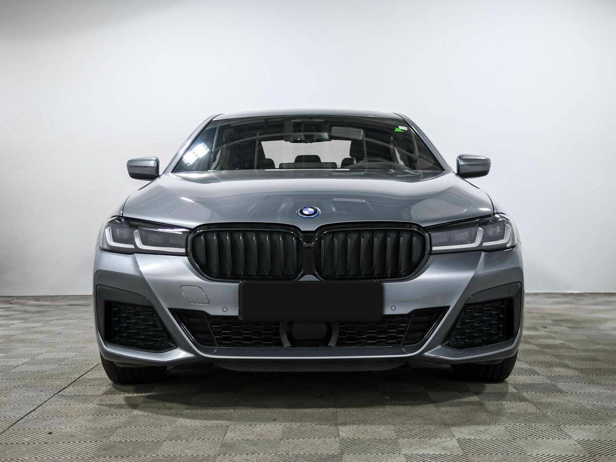BMW 5 серии с пробегом — 2022 год. Фото: #1