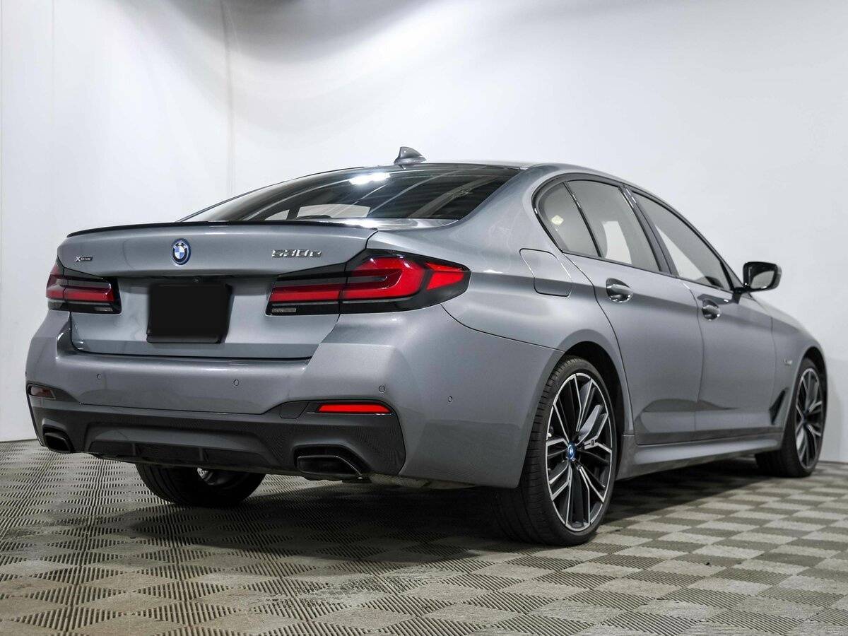 BMW 5 серии с пробегом — 2022 год. Фото: #2