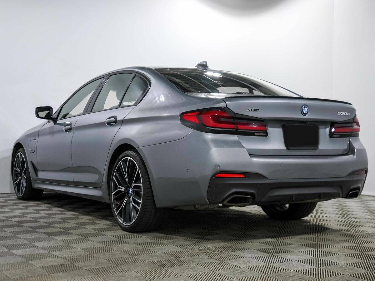 BMW 5 серии с пробегом — 2022 год. Фото: #4