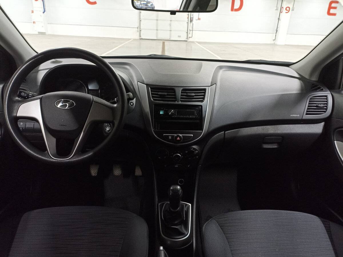 Hyundai Solaris с пробегом — 2016 год. Фото: #13