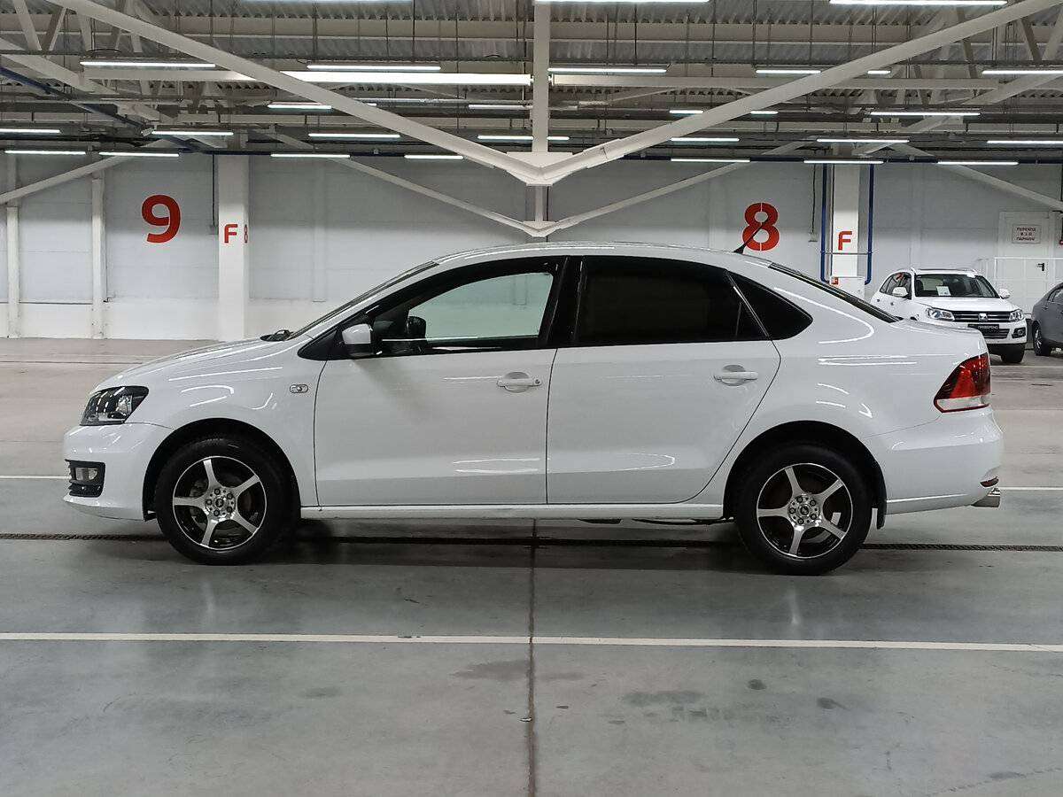 Volkswagen Polo с пробегом — 2016 год. Фото: #7