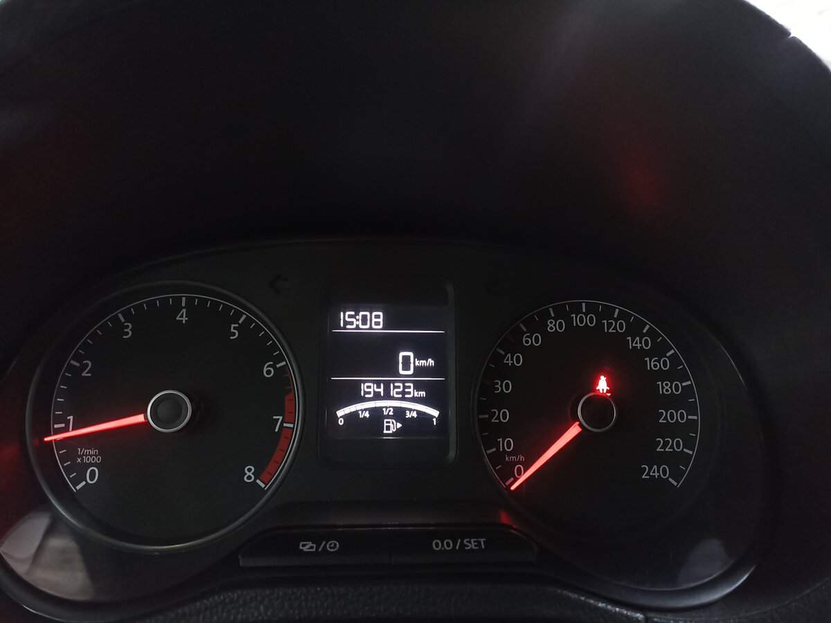 Volkswagen Polo с пробегом — 2016 год. Фото: #12