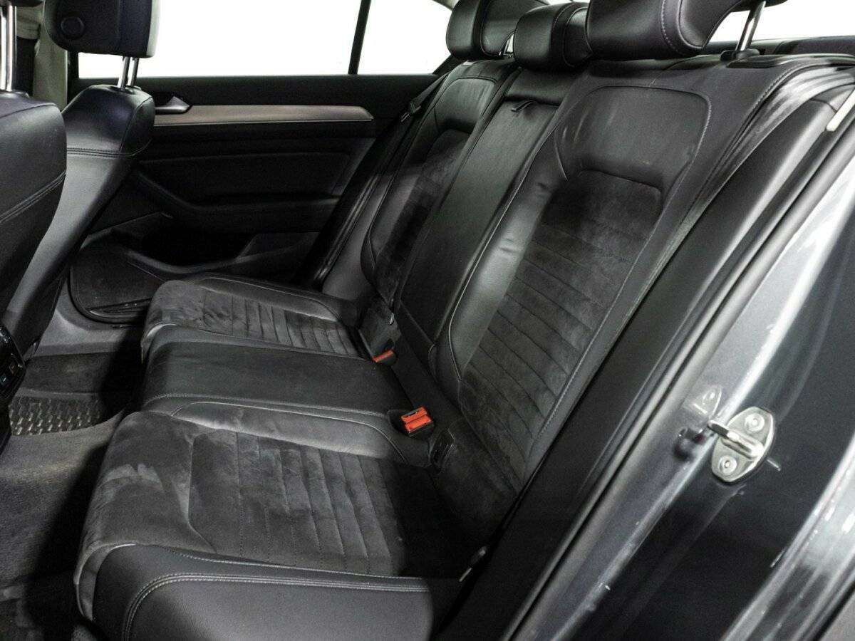 Volkswagen Passat с пробегом — 2017 год. Фото: #9