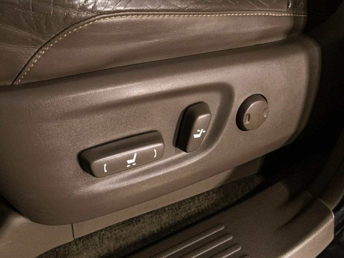 Lexus GX с пробегом — 2014 год. Фото: #14