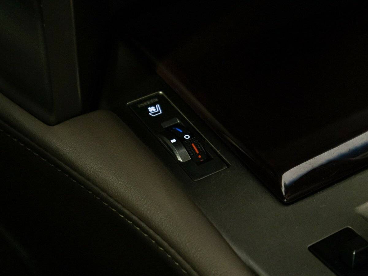 Lexus GX с пробегом — 2014 год. Фото: #19