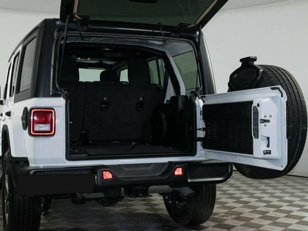 Jeep Wrangler с пробегом — 2022 год. Фото: #8