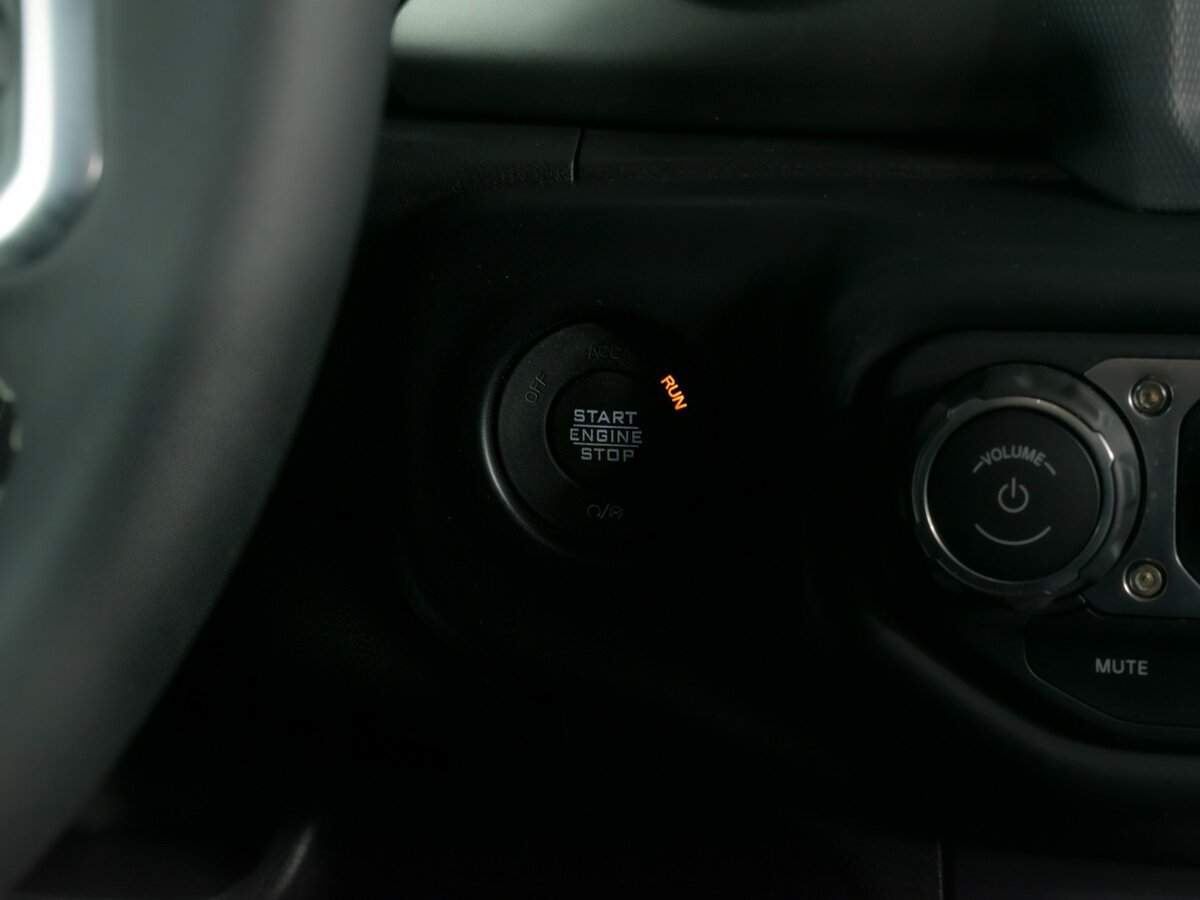 Jeep Wrangler с пробегом — 2022 год. Фото: #15