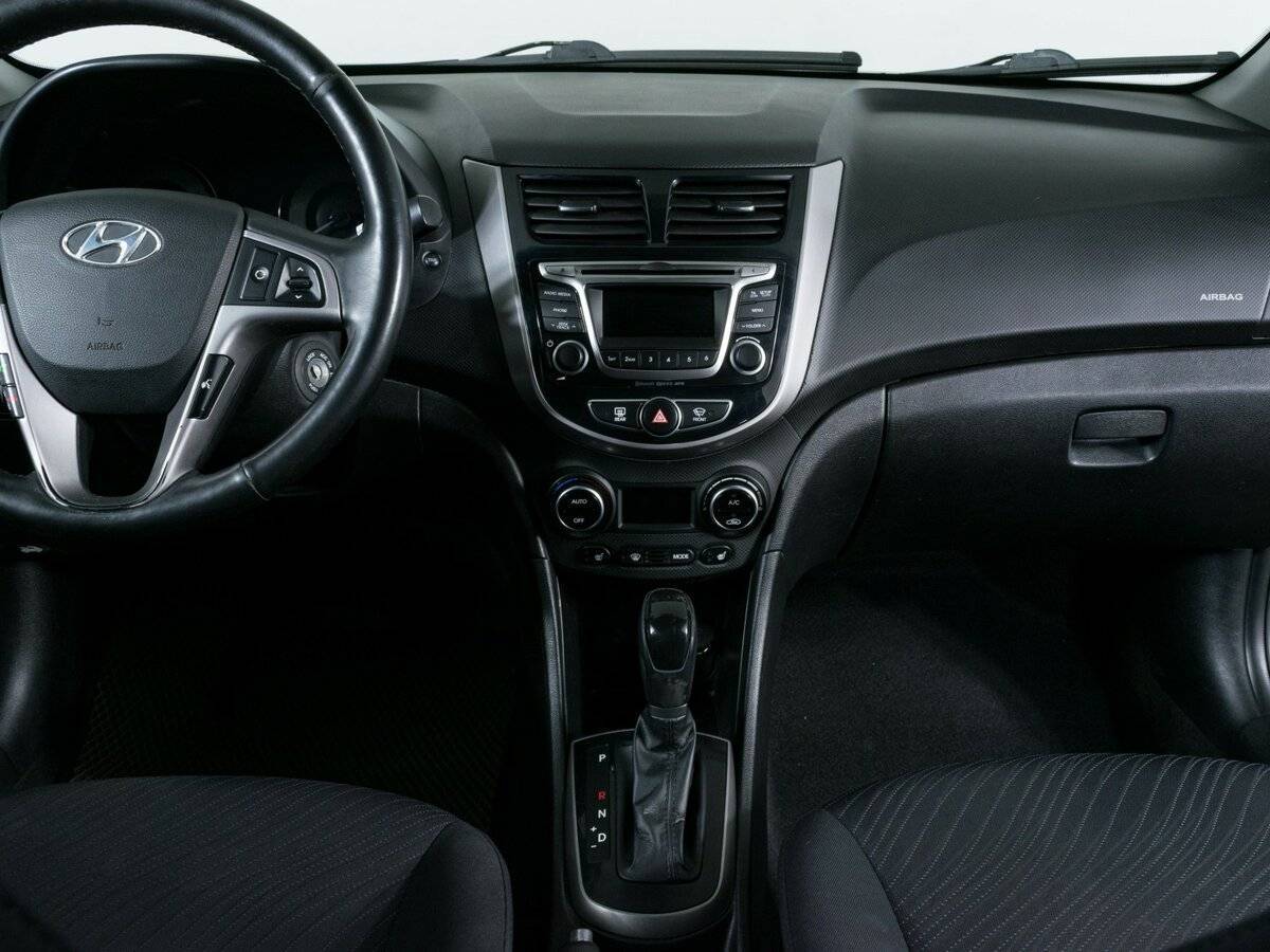 Hyundai Solaris с пробегом — 2014 год. Фото: #8