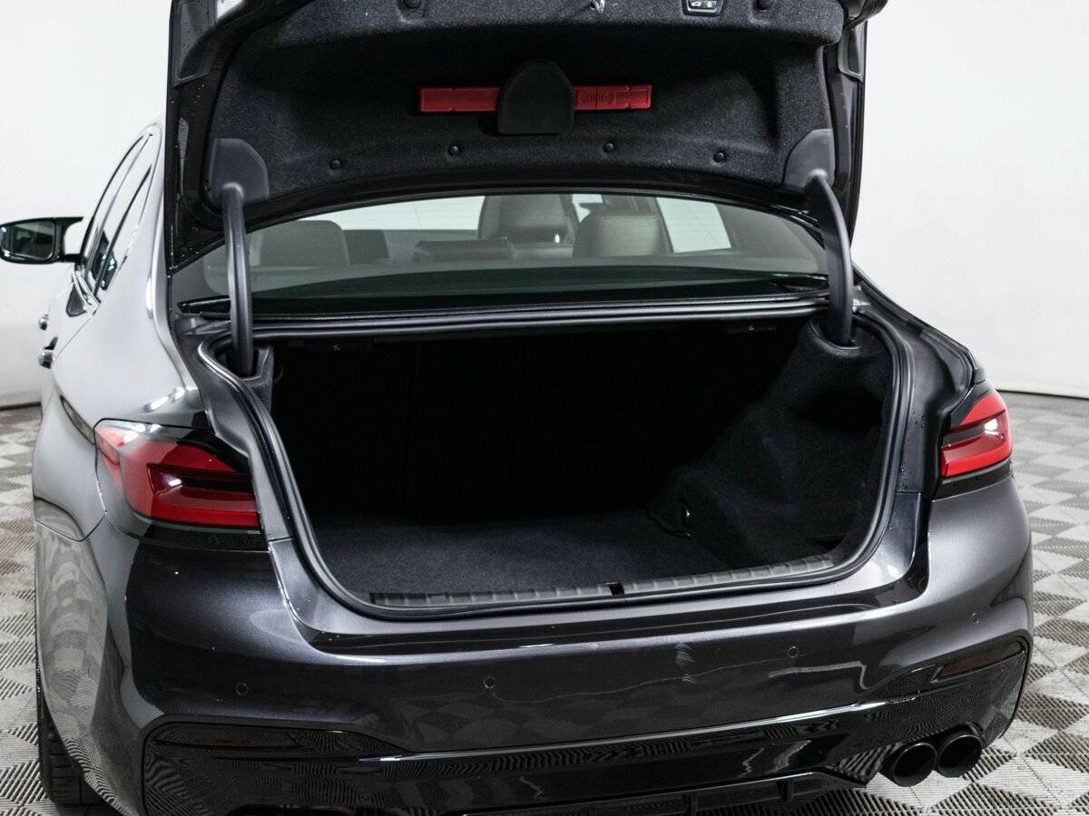 BMW 5 серии с пробегом — 2018 год. Фото: #6