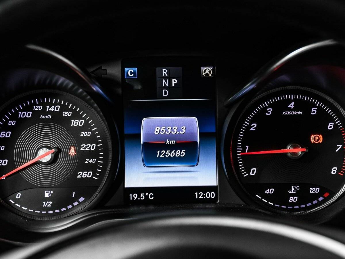 Mercedes-Benz GLC Coupe с пробегом — 2017 год. Фото: #9