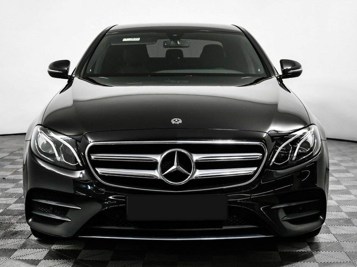 Mercedes-Benz E-Класс с пробегом — 2019 год. Фото: #1