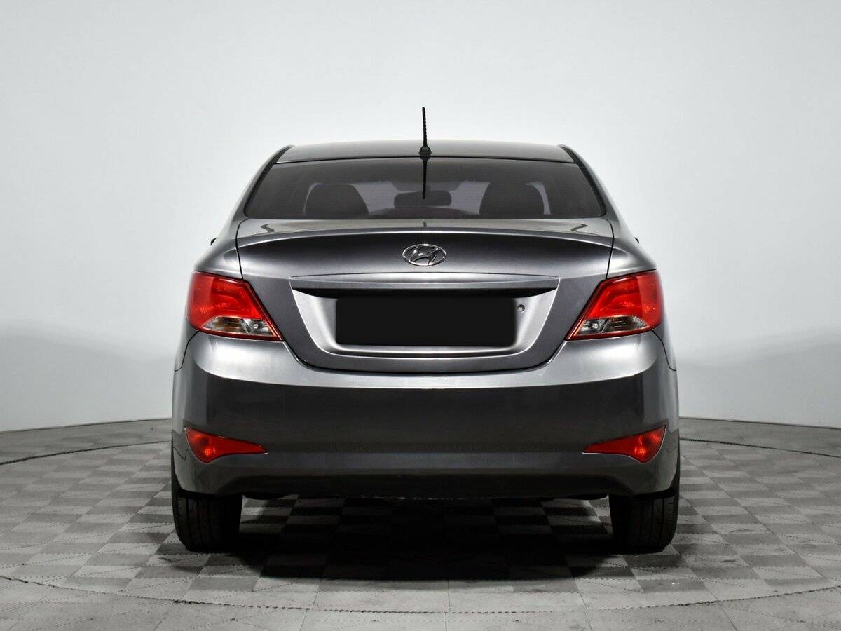 Hyundai Solaris с пробегом — 2014 год. Фото: #5