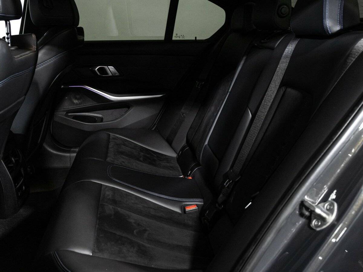 BMW 3 серии с пробегом — 2019 год. Фото: #9