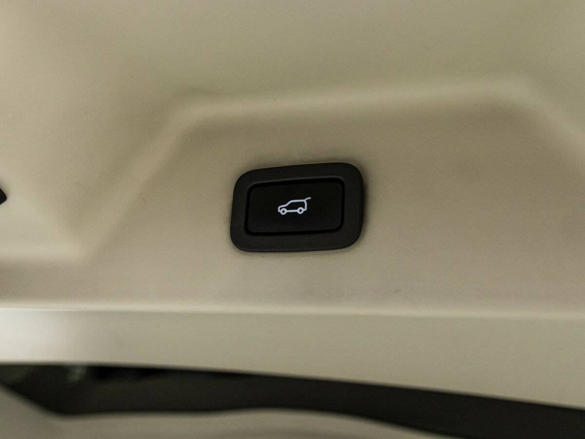 Land Rover Range Rover с пробегом — 2015 год. Фото: #14